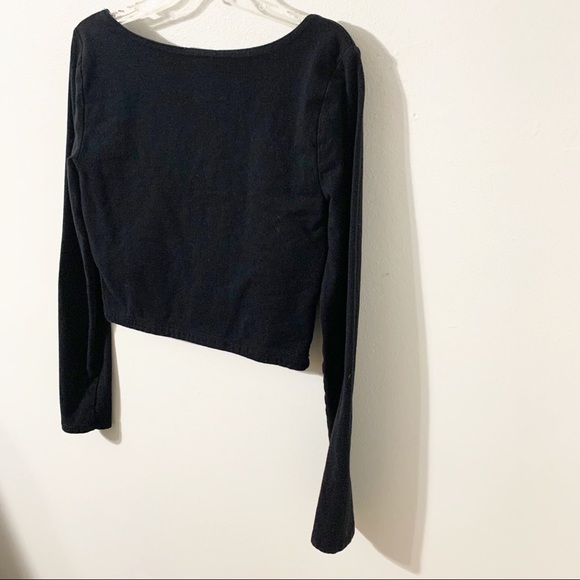 Forever Twenty One Cropped Solid Colored Long Sleeve Scoop Neck Pull Over Top 🖤 - Picture 4 of 7